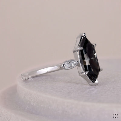 14K White Gold Marquise Outline Dutch Marquise Ring