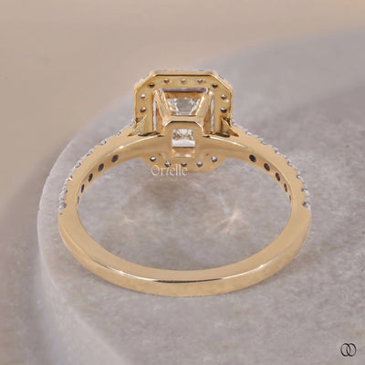 cathedral ring setting emerald diamond ring
