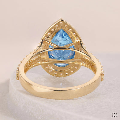 unique setting ring pear shape engagement ring
