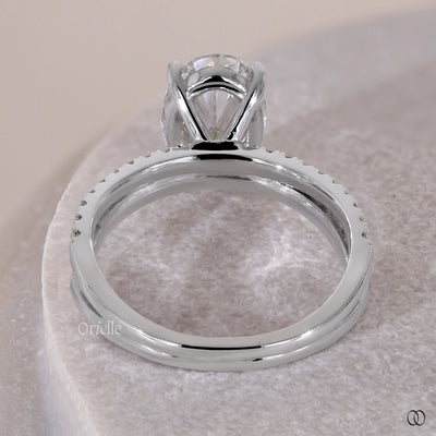 18K White Gold Split Shank Pave Oval Diamond Ring