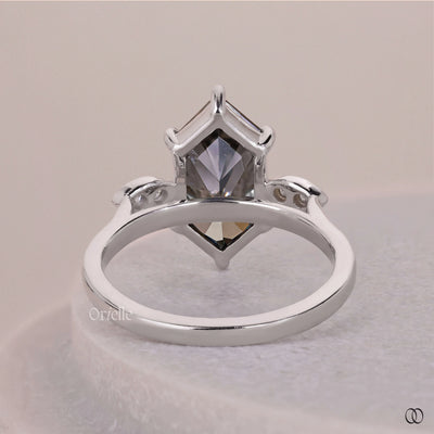 14K White Gold Marquise Outline Dutch Marquise Ring