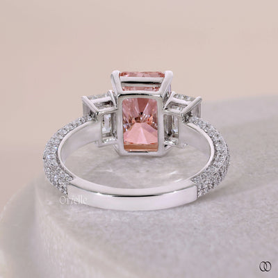 Basket setting ring with a secure diamond center stone
