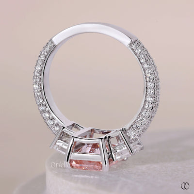 3 row pavé ring with brilliant diamond detailing
