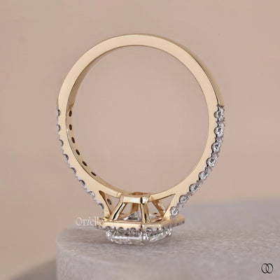unique setting ring emerald cut engagement
