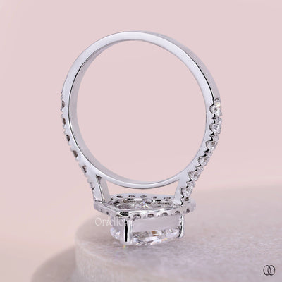 Cathedral setting ring with a classic raised diamond design