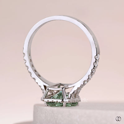 cathedral setting ring green diamond design
