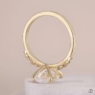 unique setting ring oval diamond engagement
