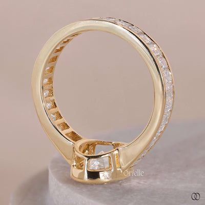 unique setting ring oval cut diamond ring
