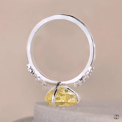 handmade ring heart diamond yellow gold
