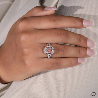Outer starburst halo ring with brilliant diamond details
