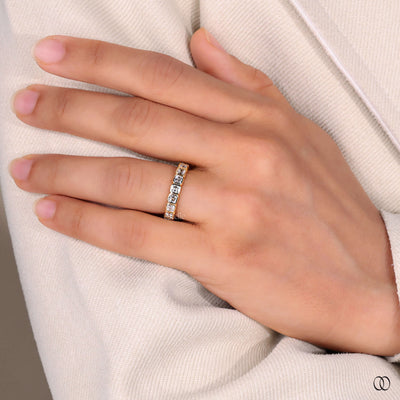 unique design band bezel set diamonds
