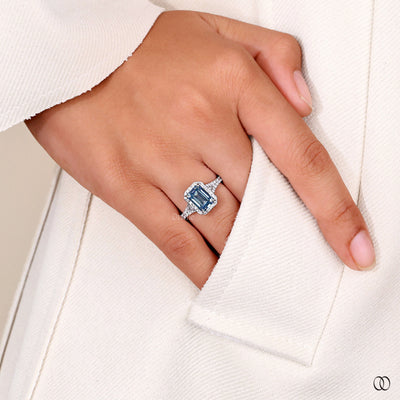 unique setting ring emerald cut diamond ring
