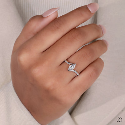 Unique setting ring with distinctive diamond details and refined craftsmanship
