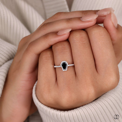4 prong setting ring with a classic center stone