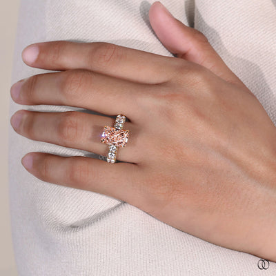scalloped ring yellow gold diamond setting
