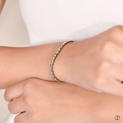 unique setting bracelet round diamond design
