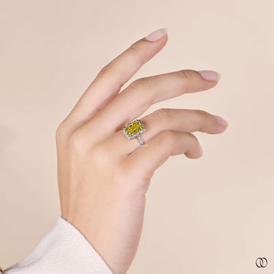 lab grown diamond ring radiant cut design
