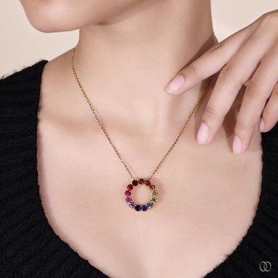 round cut moissanite stones circle pendant
