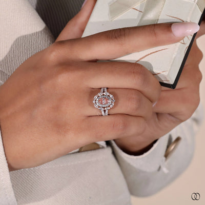 Basket gallery setting ring with elegant diamond detailing
