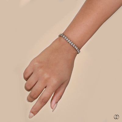 prong set bracelet oval diamond tennis design
