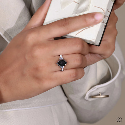 Side baguette Step Cut Hexagon Salt And Pepper Ring