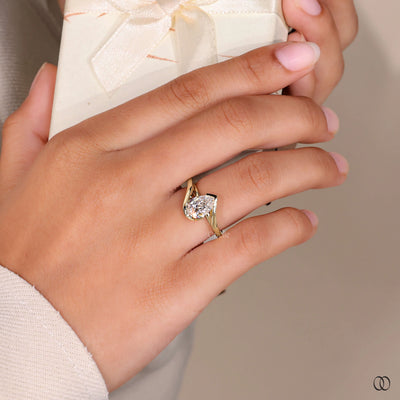 lab grown diamond ring pear cut design
