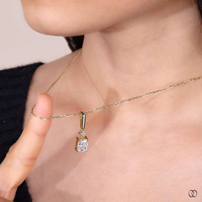yellow gold radiant diamond pendant
