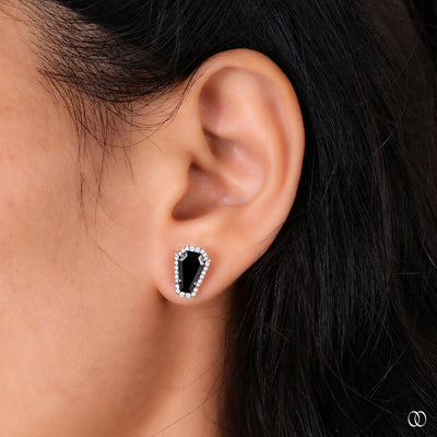 4 claw prong coffin cut earrings
