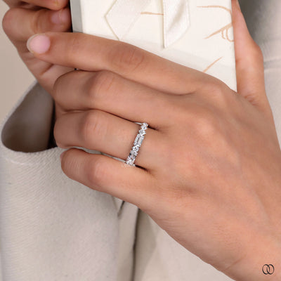 unique design band emerald cut diamond style
