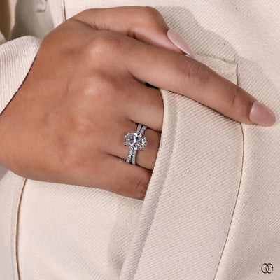 18K White Gold Split Shank Pave Oval Diamond Ring
