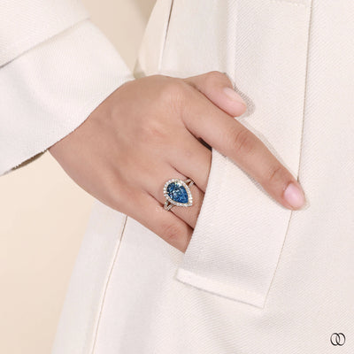 lab grown diamond ring pear halo setting
